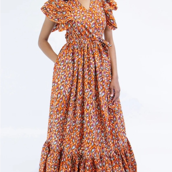 Beautiful NWT wrap dress with tiered sleeves and deep pockets. - Picture 4 of 7
